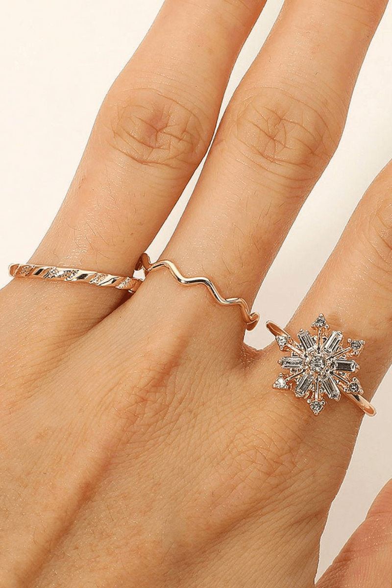 SECRET BOX™ 3PCS Genuine Gold Dipped Crystal Snowflake Accent Ring Set