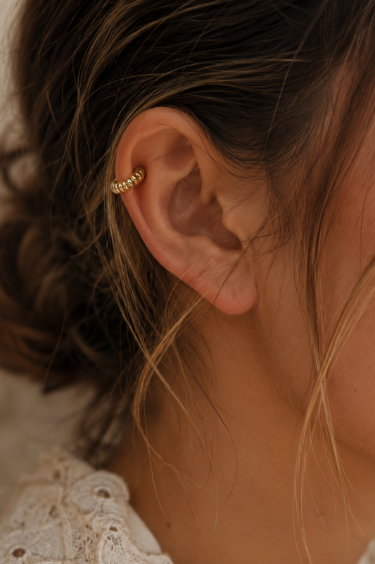 Manchette d'oreille plaquée or 18 carats style chenille sans piercing