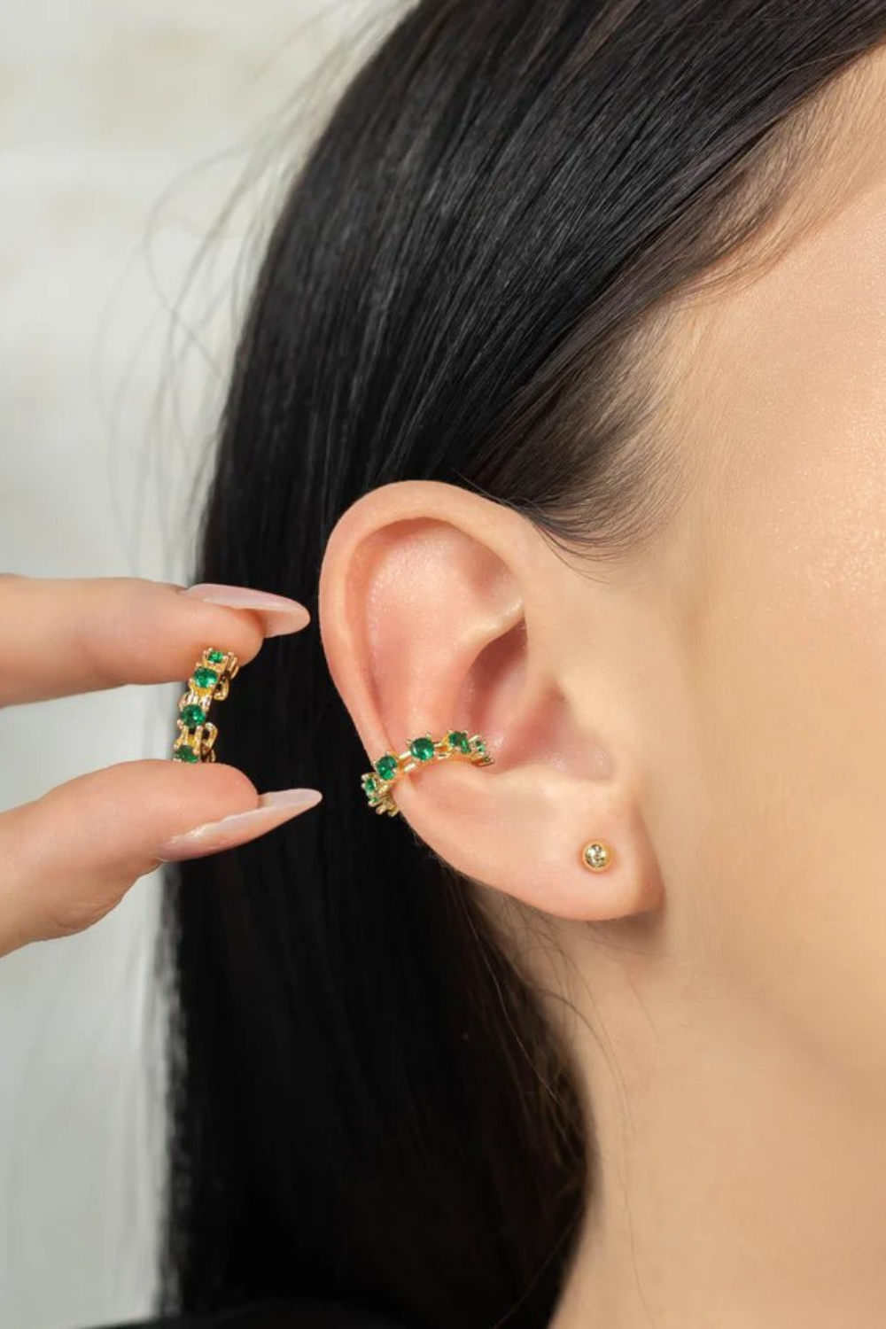 Emerald Green Stoned 18k Gold Plated No Piercing Ear Cuff - for women Vacation Outfits Birthday Dresses Going Out Looks