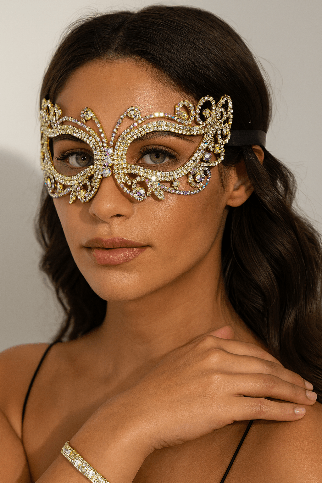 Janelle Rhinestone Paved Cat Eye Masquerade Mask - Blaire Shops