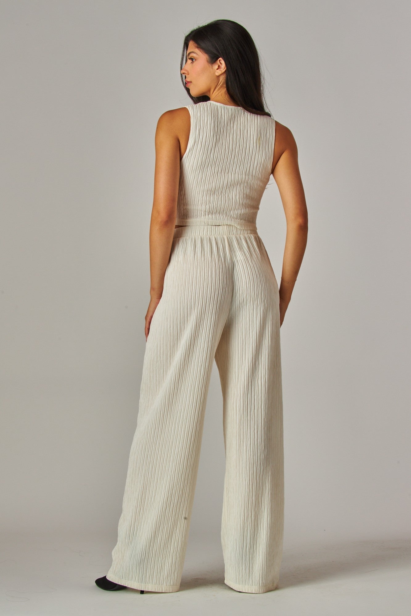 Plissé Waistcoat Top & Wide - Leg Pant Set – Chic Brunch, Work & Travel Outfit for Women - Cream outfit for women Vacation Outfits Birthday Dresses Going Out Looks